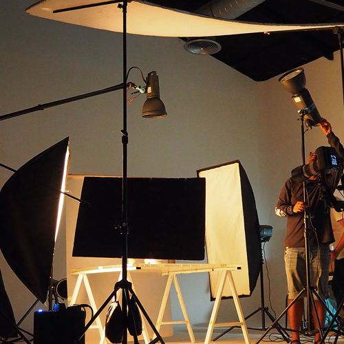 Black Friday 2025 Photography Deals: Top Studio Lighting & Flash Kits You Can’t Miss