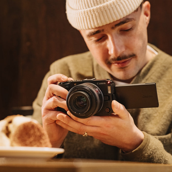 Canon EOS R50 V with RF-S 14-30mm Lens