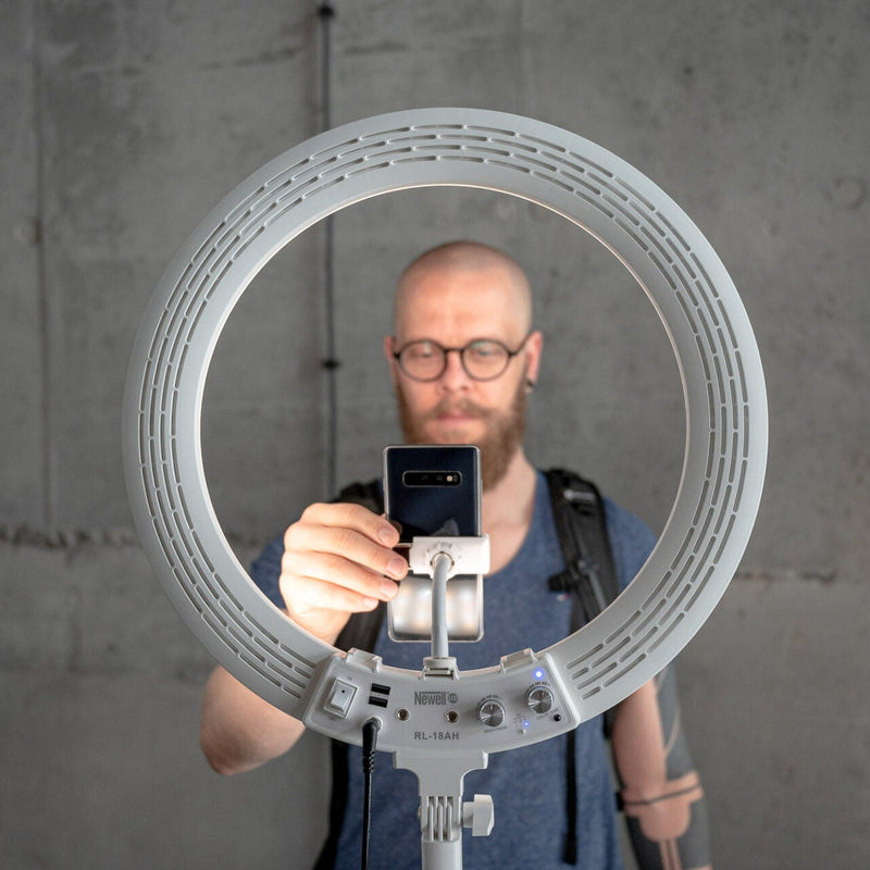 Newell RL-18A Arctic White Bi-Colour LED Ring Light