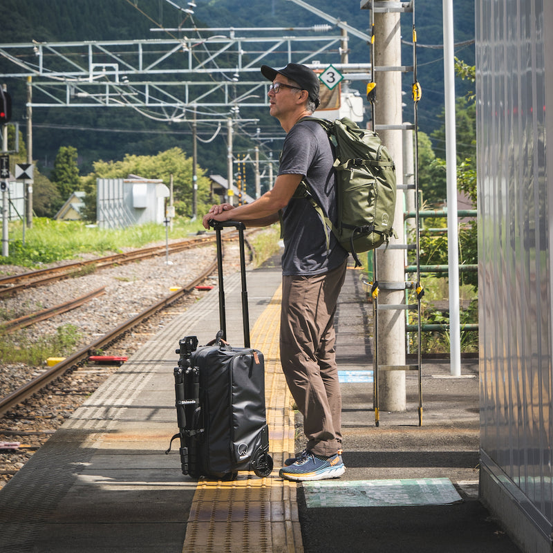 Shimoda Carry-On Roller Bag V2