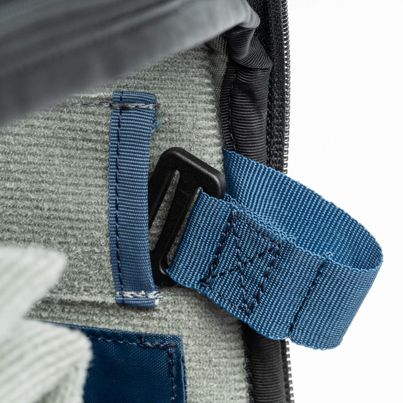 Think Tank Airport Navigator Rolling Camera Bag V2