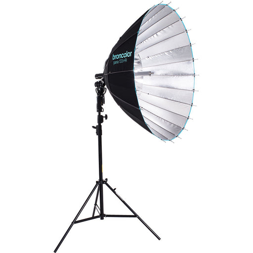 An image showing the Broncolor Para 133 HR Kit set up with the reflector mounted on a lighting stand.