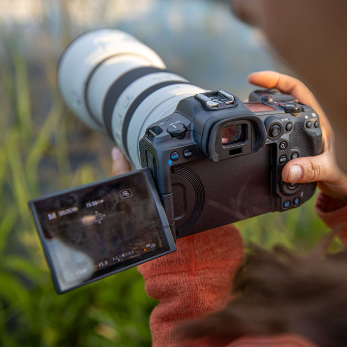 Canon EOS R5 Full Frame Mirrorless Camera RF 24-105mm f/4.0L Lens Kit