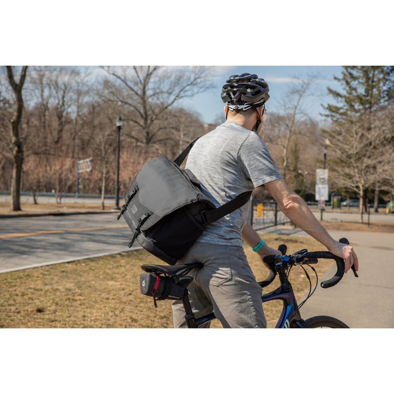 Tenba DNA 16 Pro DSLR Messenger Bag Black