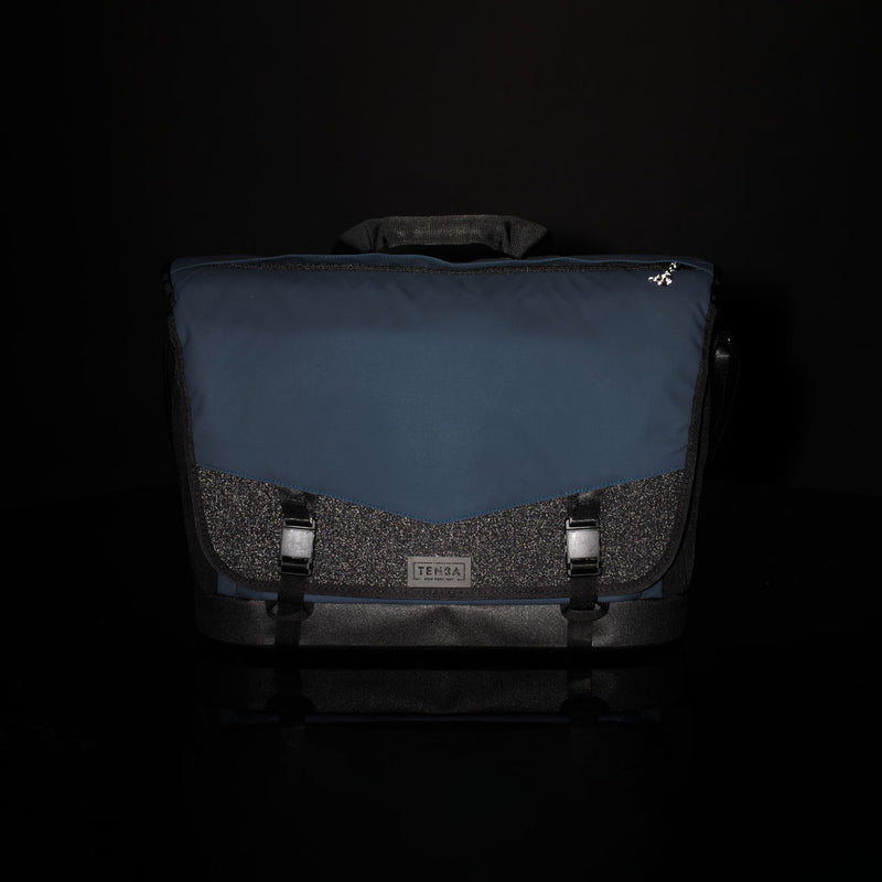 Tenba DNA 16 Pro DSLR Messenger Bag Blue